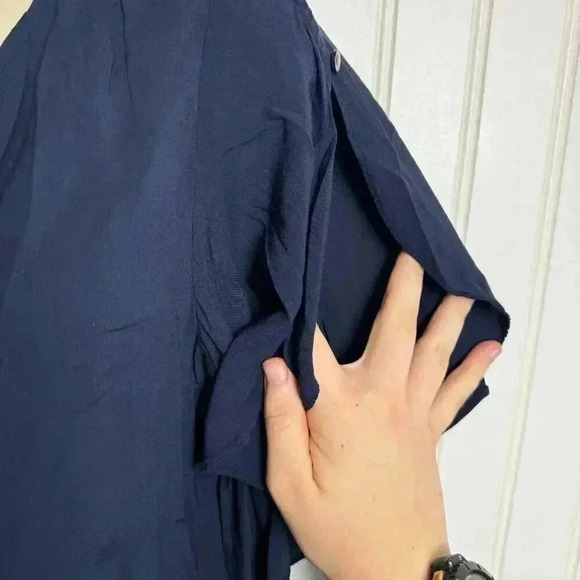 Anthropologie Maeve Maya Flutter Sleeve Navy Pintuck Blouse size 4 H33 - Picture 4 of 9